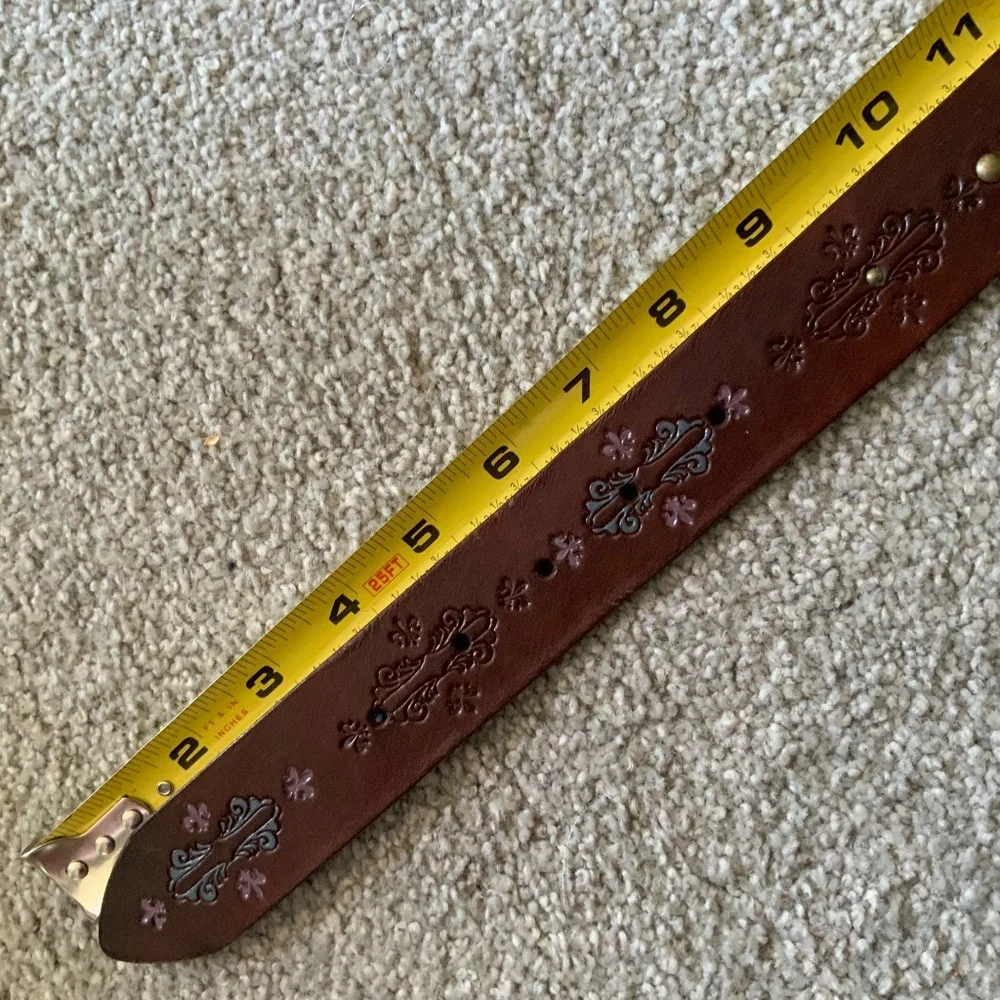 Liz Claiborne - Leather Belt With Colored Embossed Design & Decorative Rivets - Picture 9 of 10